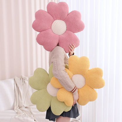 Skorter | Fluffy Clover Flowers Pillow