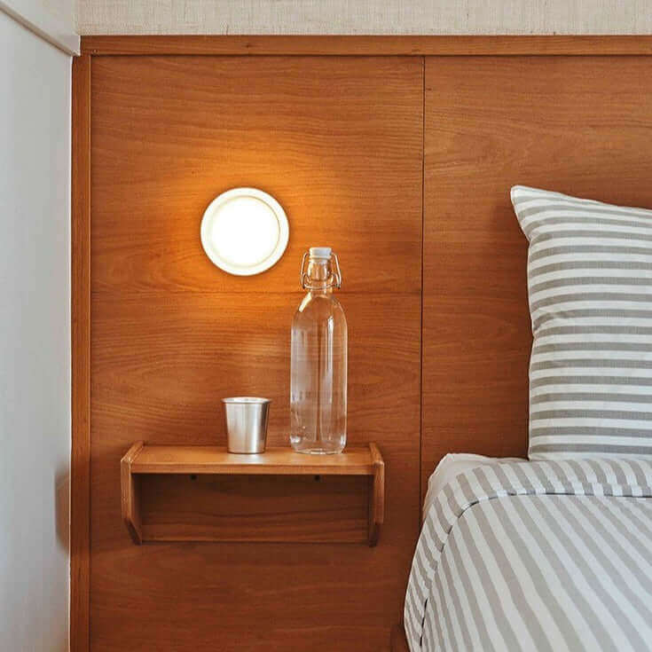 Skorter | Futuristic and unique solid Plexiglass wall lamp