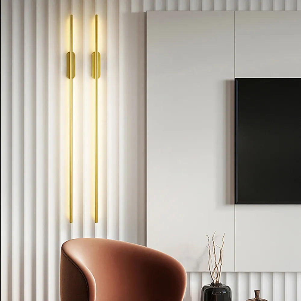 Skorter | SofaLume – Modern Wall Lamp in Black and Gold for Stylish Living