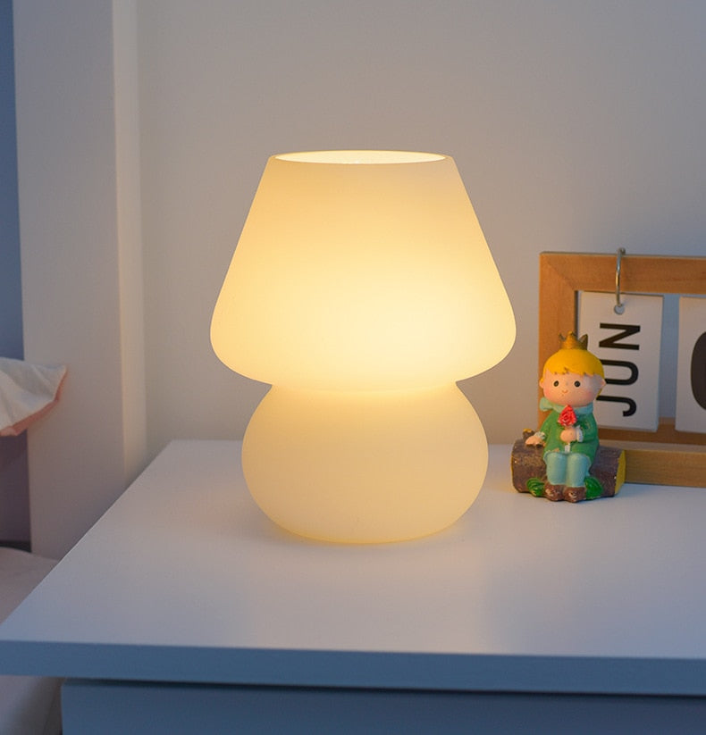 Skorter | LED Desk Lamp in Mushroom Shape made of Glass