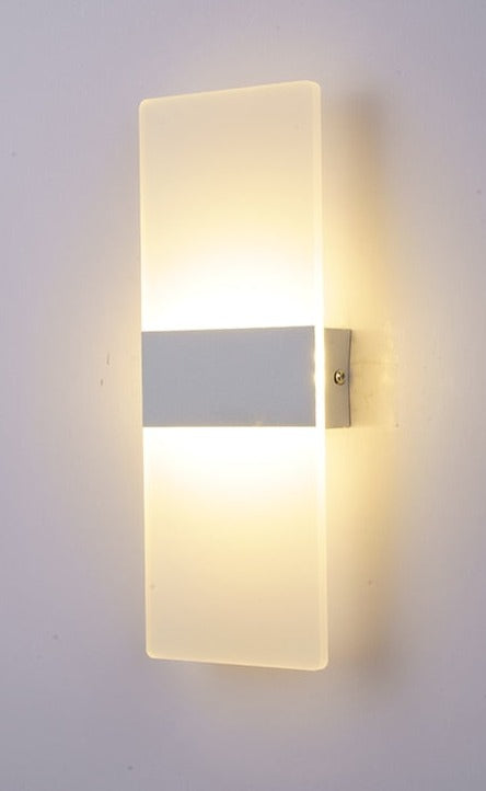 Skorter | SoftBeam – Streamlined Wall Lamp Perfect for Bedrooms