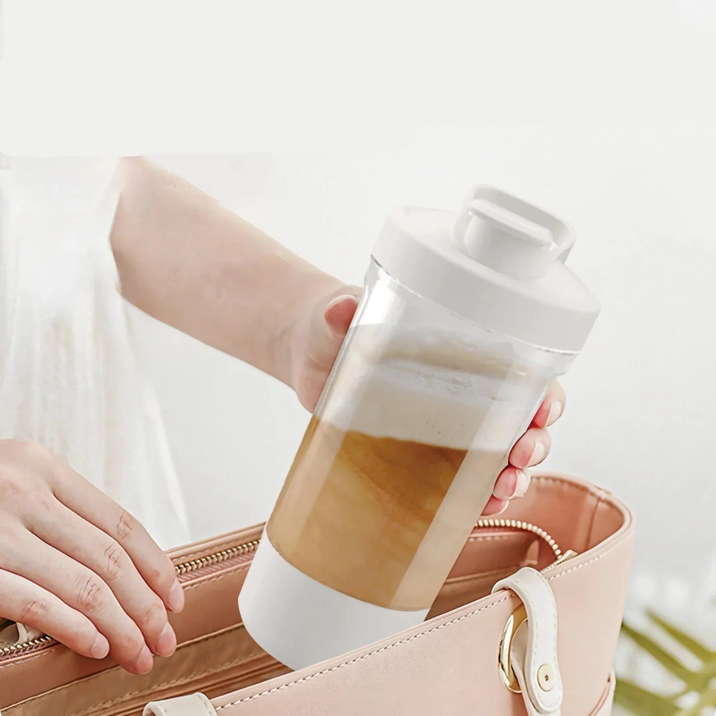 Skorter | Automatic Shaker for On the Go