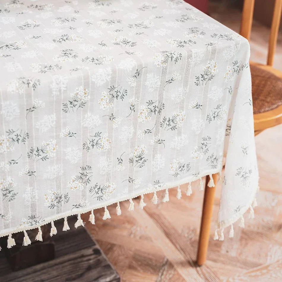 Skorter | Floral tablecloth