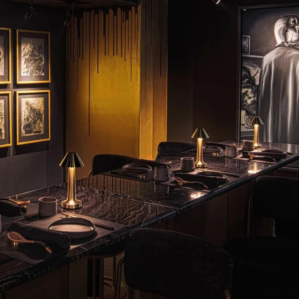 Skorter | Elegant LED table lamp