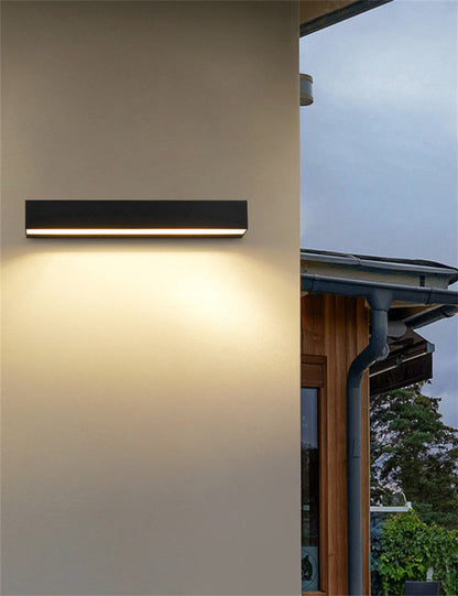 Skorter | GardenLux – Elegant Wall Lamp for Garden with Luxurious Glow
