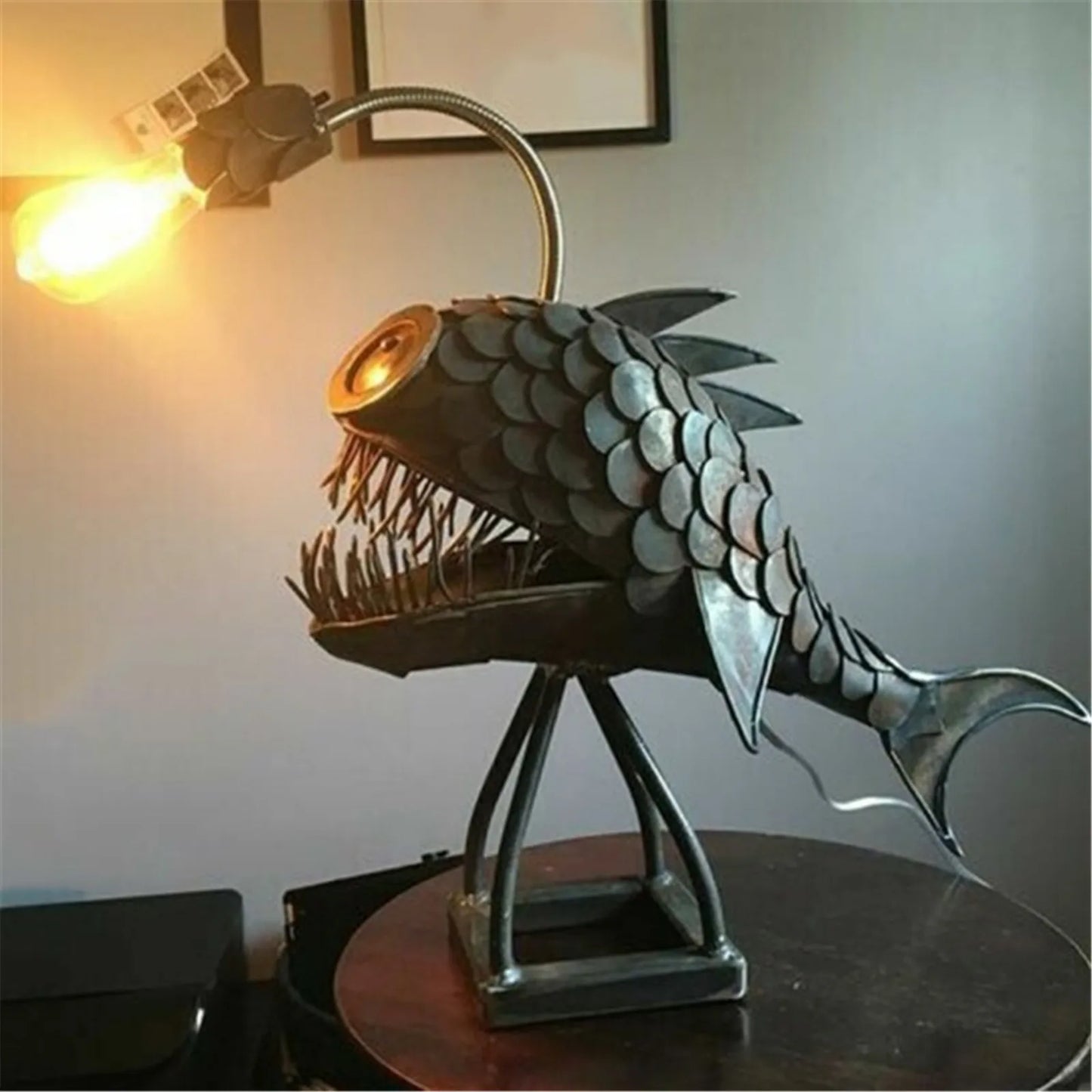 Skorter | Table lamp - RusticFish - Adjustable lighting - Handmade artistic charm