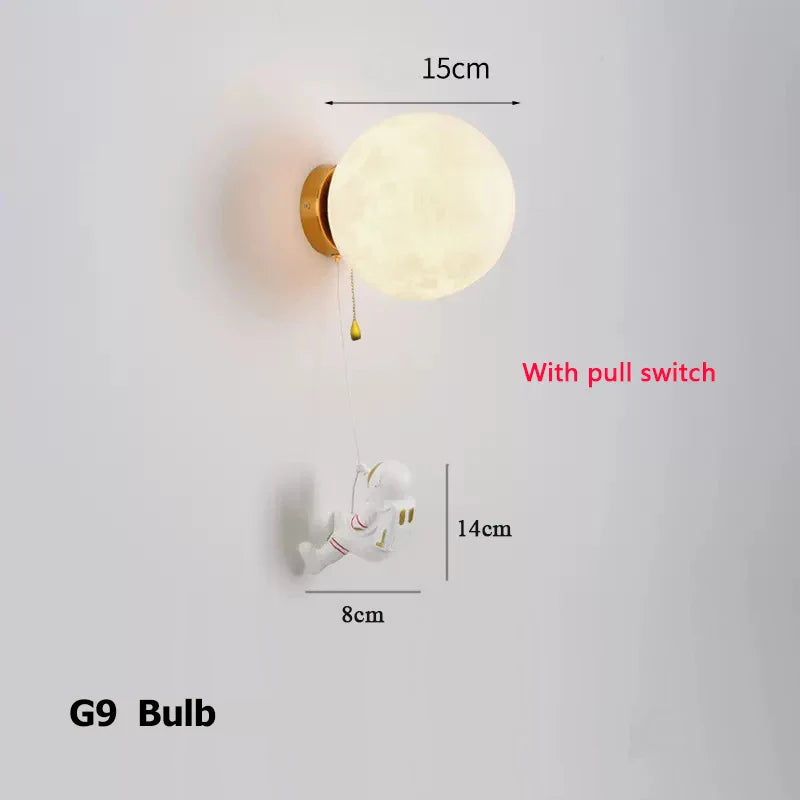 Skorter | LunarGlow - Astronaut Wall Lamp with Moon-Shaped Light
