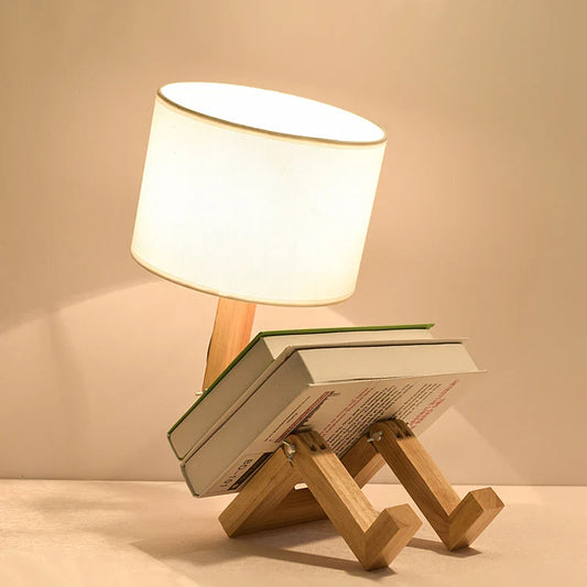 Skorter | Creative Wooden Robot Table Lamp – Stylish Modern Bedside Lamp for Bedroom and Desk Decoration