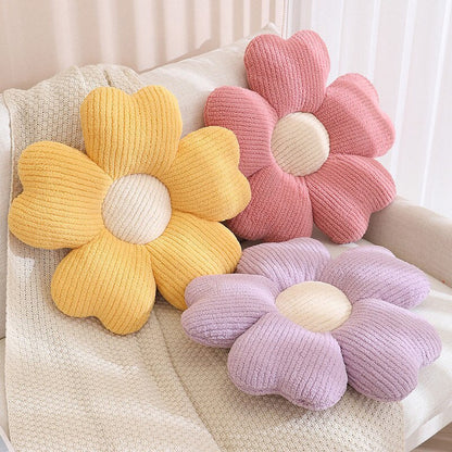 Skorter | Fluffy Clover Flowers Pillow