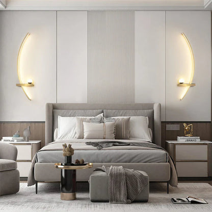 Skorter | Contemporary Edge Wall Lamp – Black & Gold Indoor/Outdoor Lighting for Modern Spaces