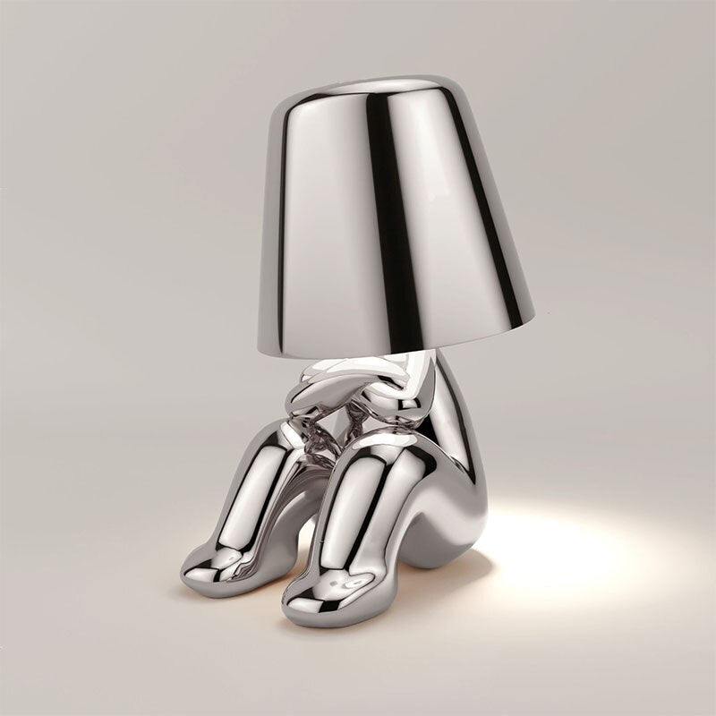 Skorter | GloedHeld - Bring warmth and character to any room with GloedHeld Men's Lamp