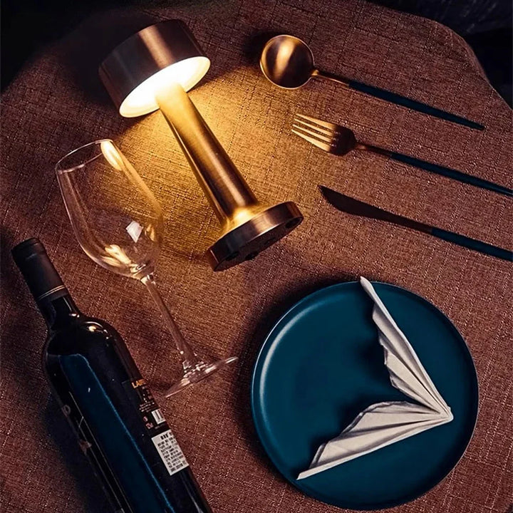 Skorter | Elegant LED table lamp