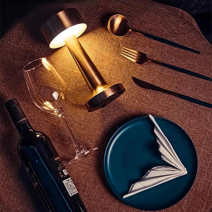 Skorter | Elegant LED table lamp