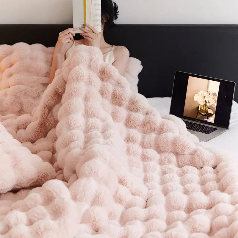 Skorter | CozyChic - Luxe Throw Blanket for Warm Moments