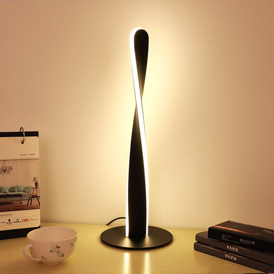 Skorter | DimLume – Aluminum Desk Lamp with Flexible Dimming Function