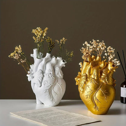 Skorter | Elvase - Heart-shaped ceramic vase
