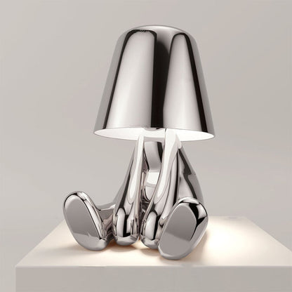 Skorter | GloedHeld - Bring warmth and character to any room with GloedHeld Men's Lamp