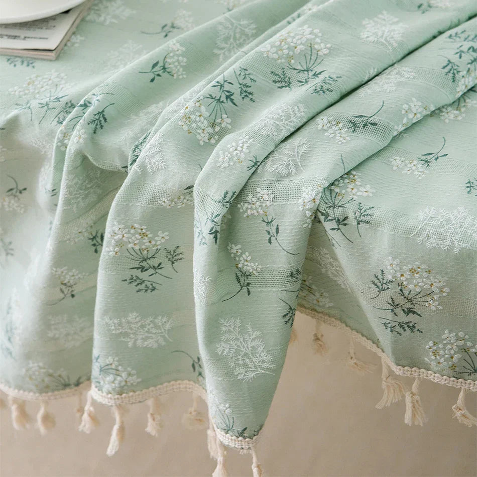 Skorter | Floral tablecloth
