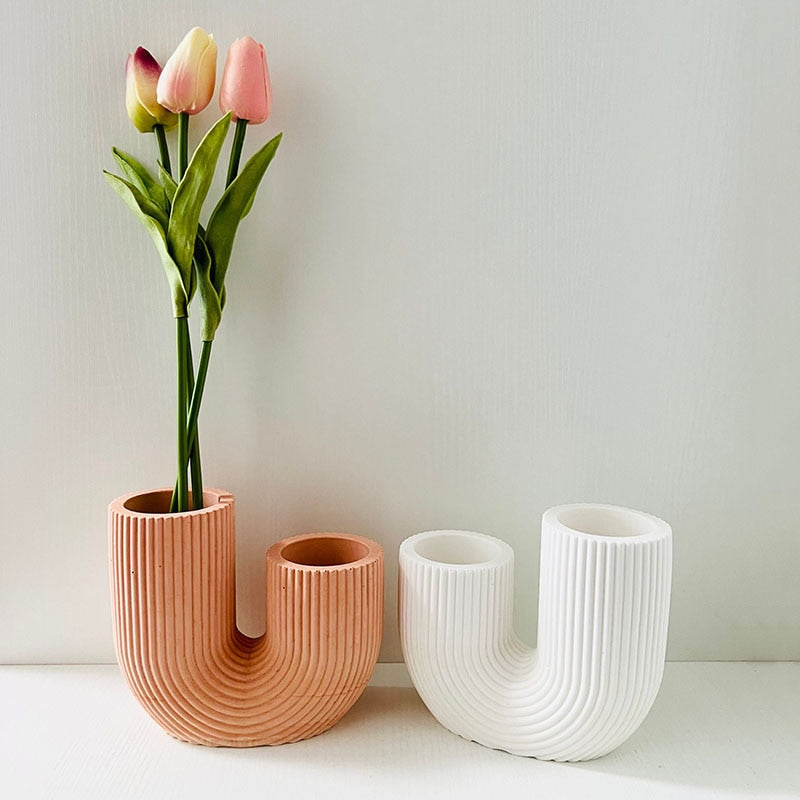 Skorter | Aina - U-shaped Vase