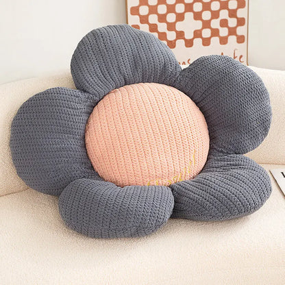 Skorter | Fluffy Daisy Cushion