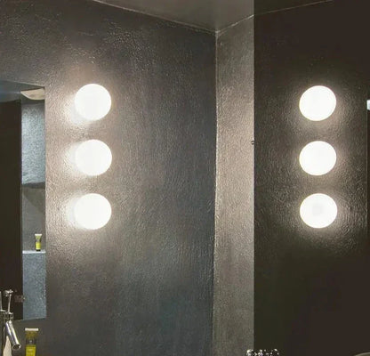 Skorter | GlaciaLuxe – Minimalist Wall Lamp with Glass Stone Design