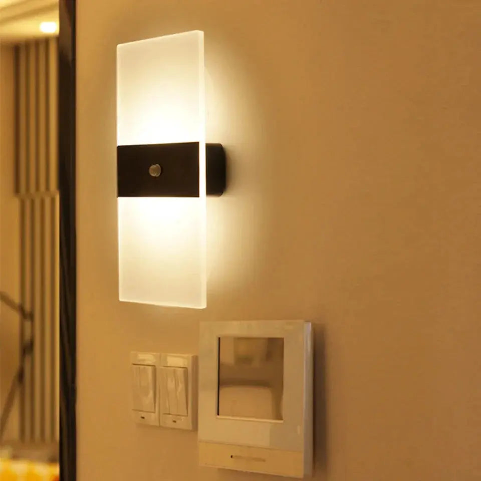 Skorter | Éclatante - Touch Panel Wall Light USB rechargeable