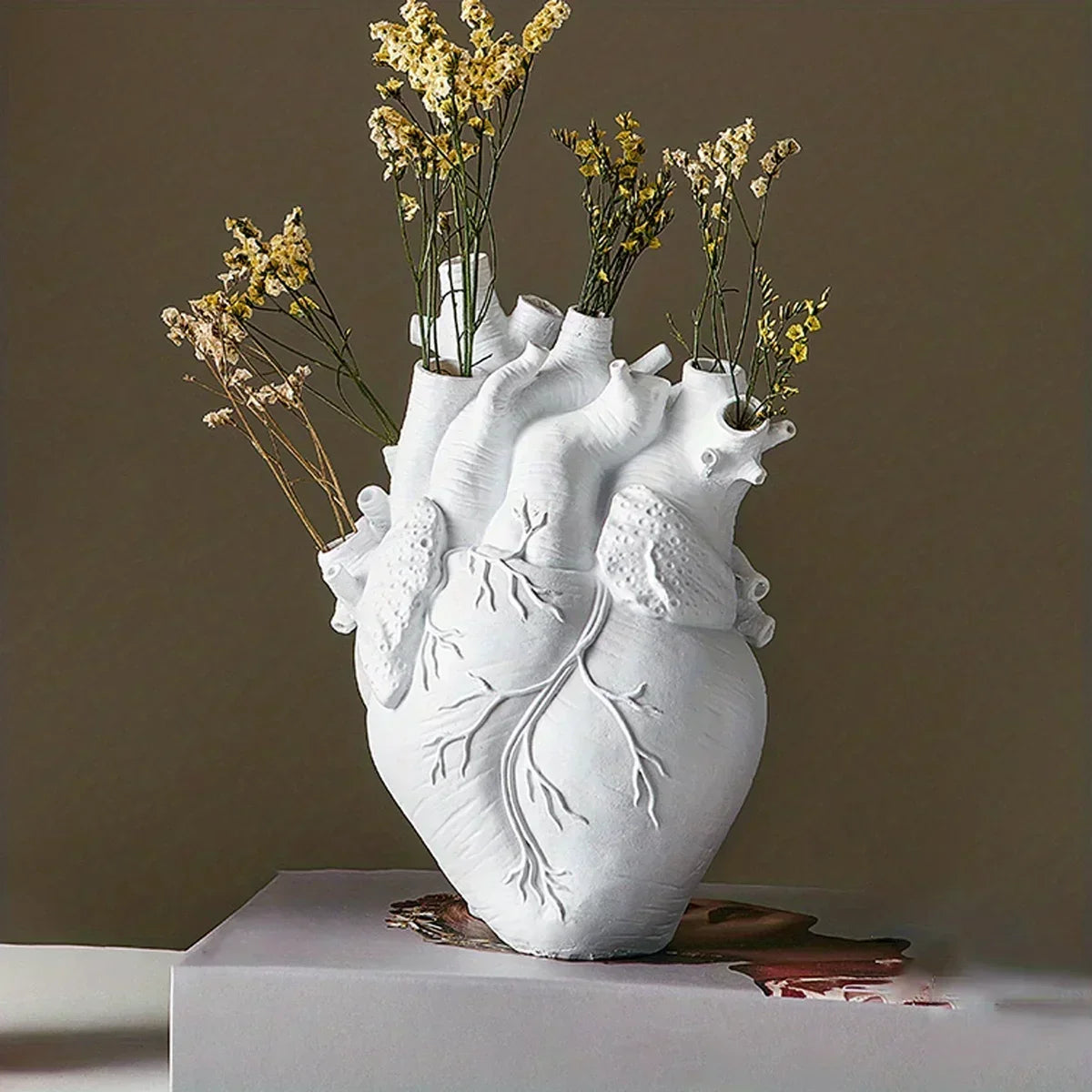 Skorter | Elvase - Heart-shaped ceramic vase