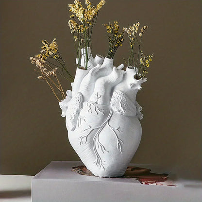 Skorter | Elvase - Heart-shaped ceramic vase