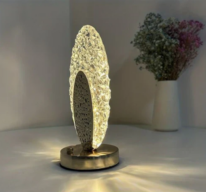 Skorter | Elegant table lamp in peacock design