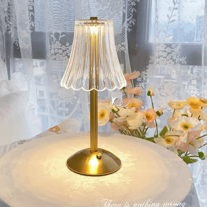 Skorter | Wireless Crystal Table Lamp with Dimming Function