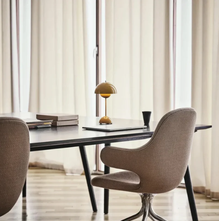 Skorter | Contemporary Touch Table Lamp