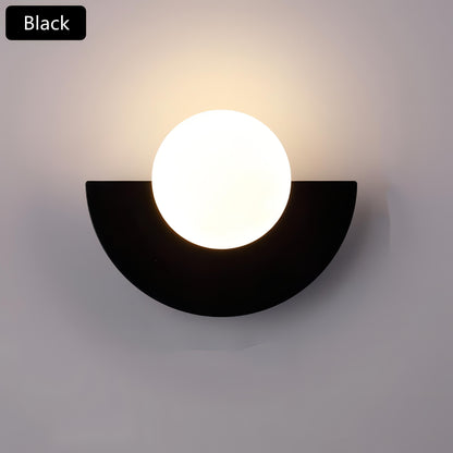 Skorter | Elegant half-circle shaped Nordic lamp for a cozier atmosphere