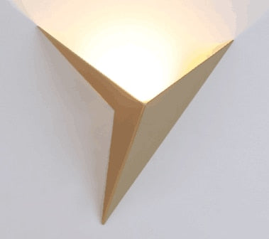 Skorter | TriGlow – Triangular Wall Lamp for Sleek, Modern Lighting