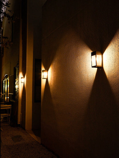 Skorter | GlowHaven – Wall Lamp for Garden Fences with Inviting Light