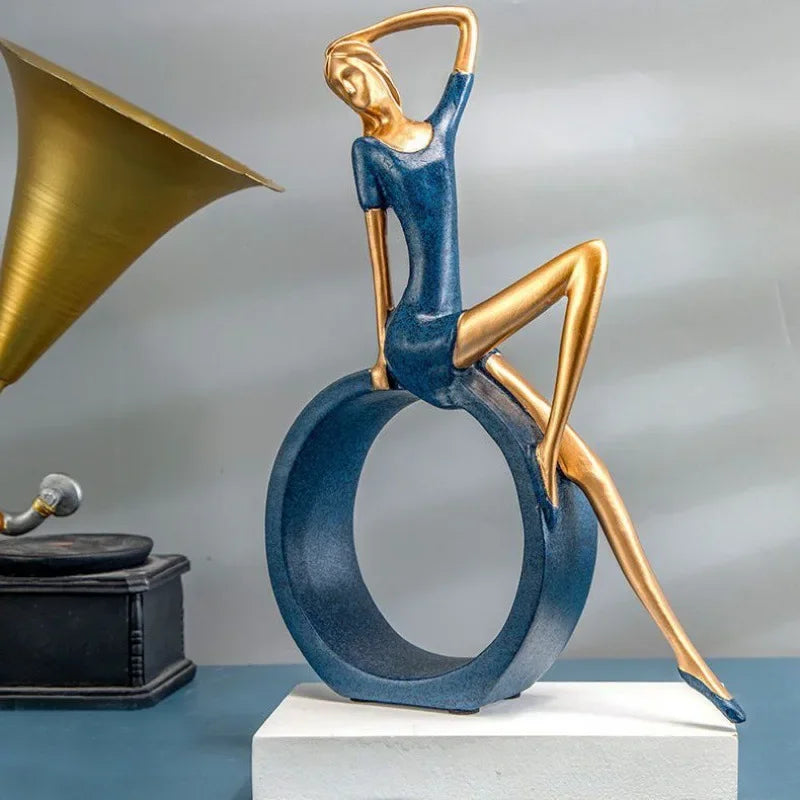 Skorter | Elegant Woman Reading Resin Sculpture – Artistic Decoration for Book Lovers and Art Enthusiasts