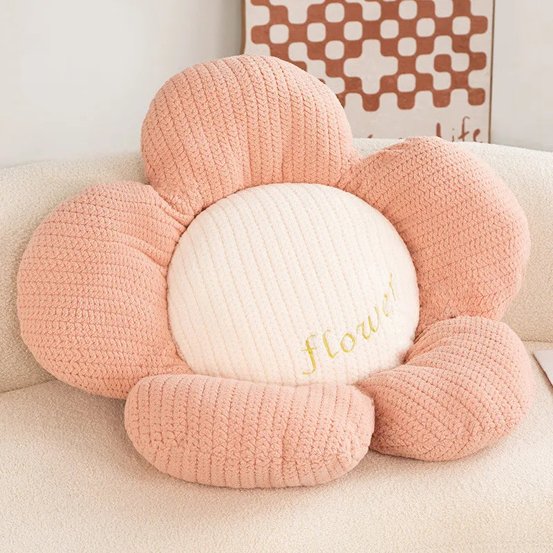 Skorter | Fluffy Daisy Cushion
