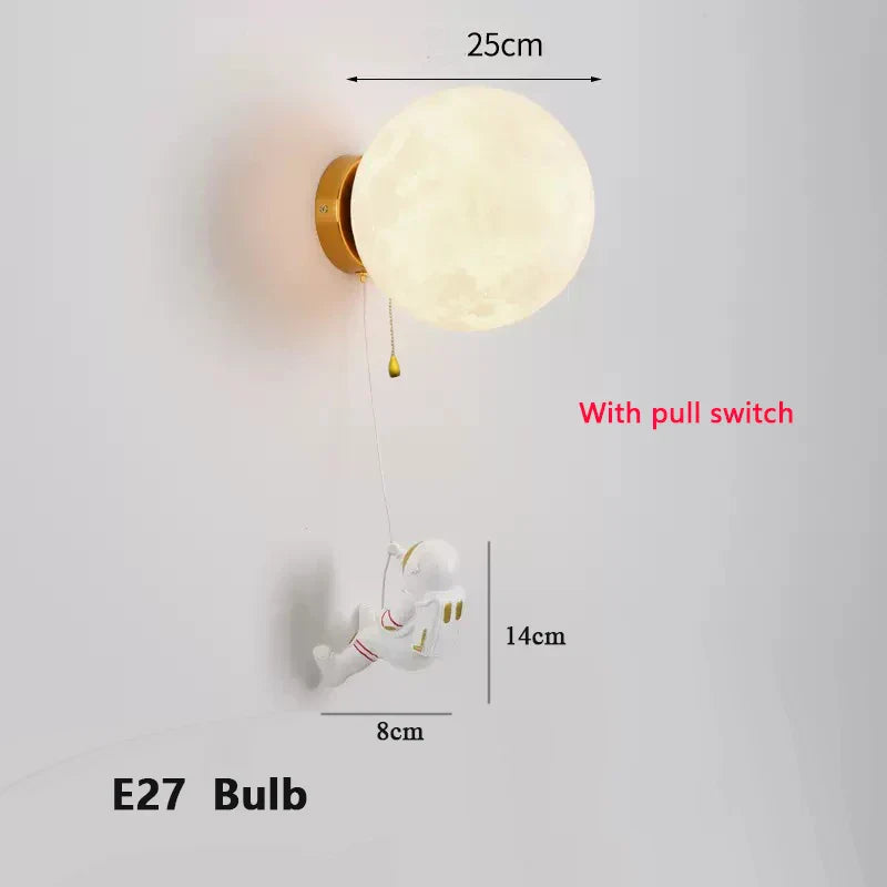 Skorter | LunarGlow - Astronaut Wall Lamp with Moon-Shaped Light