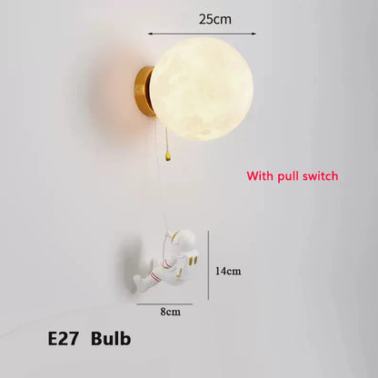 Skorter | LunarGlow - Astronaut Wall Lamp with Moon-Shaped Light