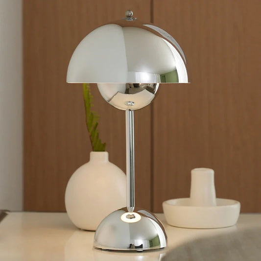 Skorter | Ullä - Chrome Flower Lamp