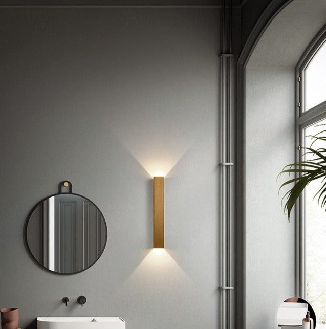 Skorter | BeamLuxe – Sleek Outdoor Lamp for Contemporary Spaces