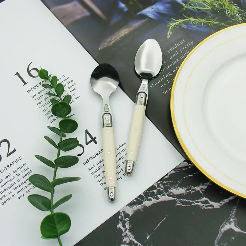Skorter | IvoryElegance – Luxury Laguiole Cutlery Set with Timeless Style
