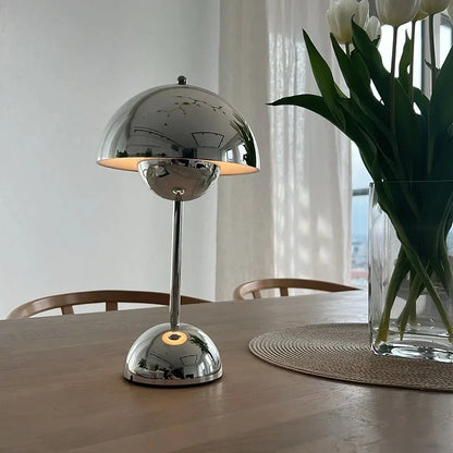 Skorter | Ullä - Chrome Flower Lamp