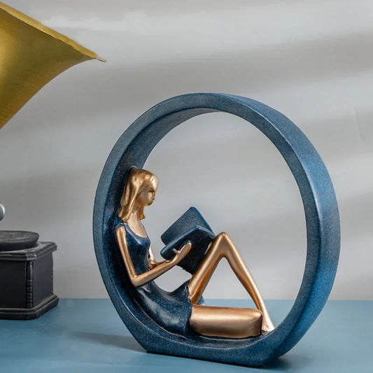 Skorter | Elegant Woman Reading Resin Sculpture – Artistic Decoration for Book Lovers and Art Enthusiasts