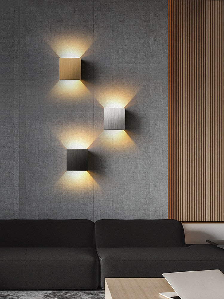 Skorter | ElegantBeam – Minimalist Wall Lamp for Sophisticated Lighting