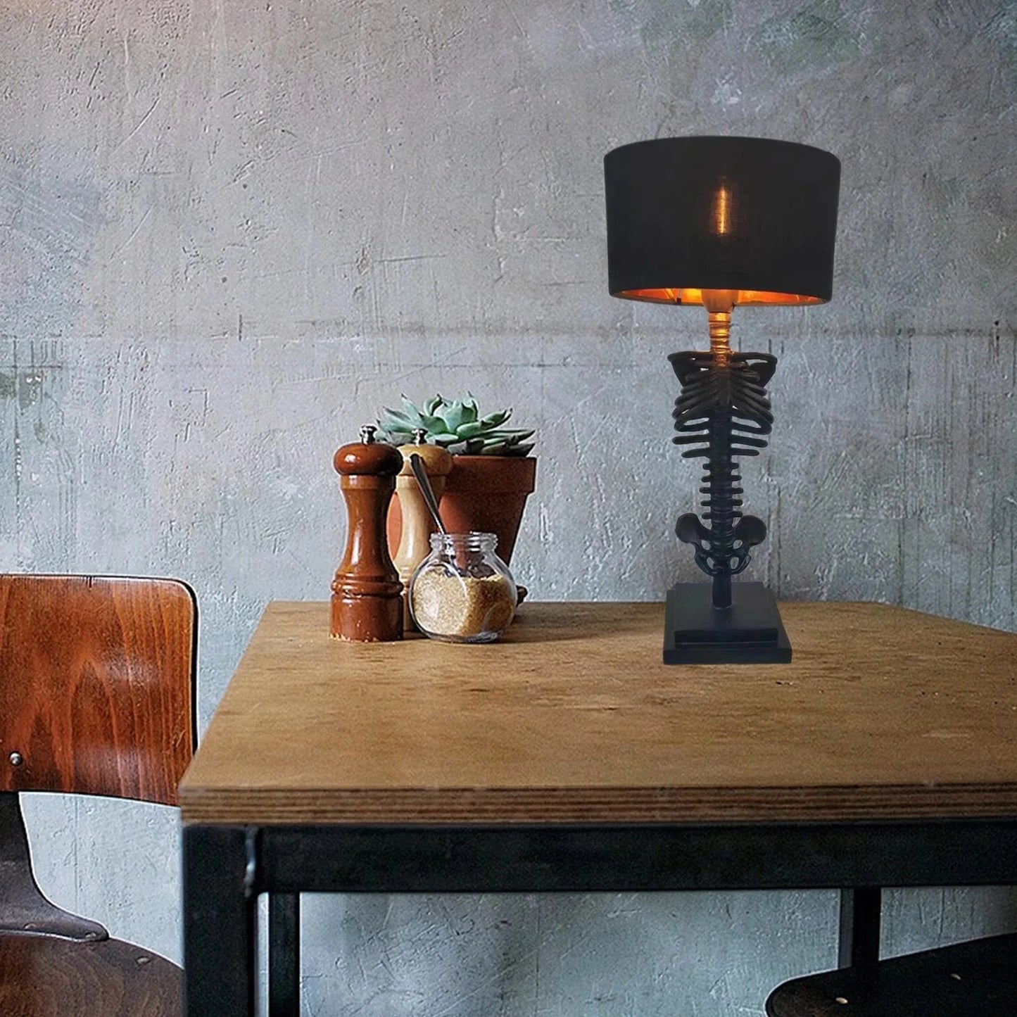 Skorter | Handcrafted Gothic Skeleton Table Lamp