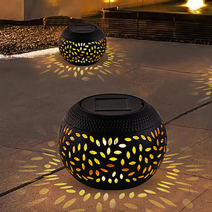 Skorter | Solar-powered decorative iron lamp