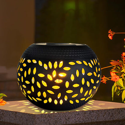 Skorter | Solar-powered decorative iron lamp