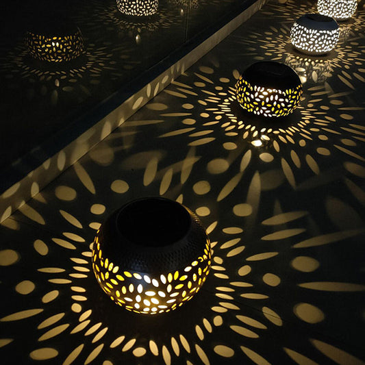 Skorter | Solar-powered decorative iron lamp
