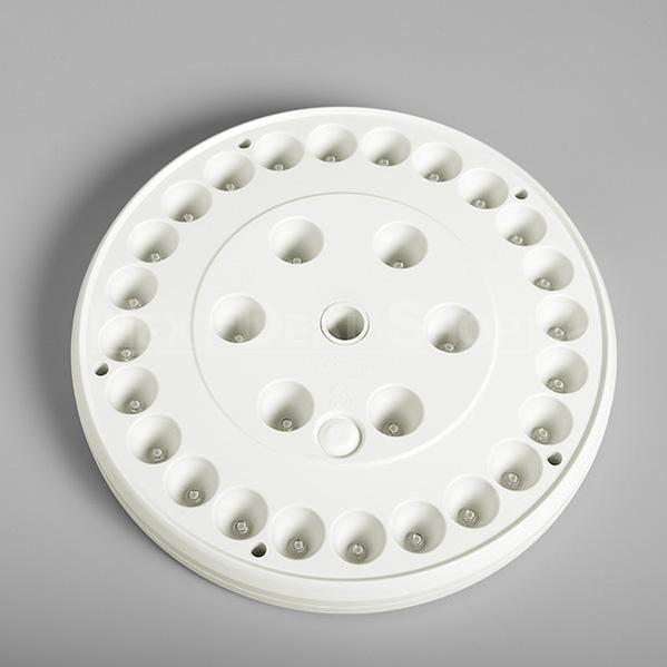 Skorter | Solar-powered flagpole UFO lamp