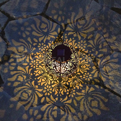 Skorter | Solar-powered iron lantern